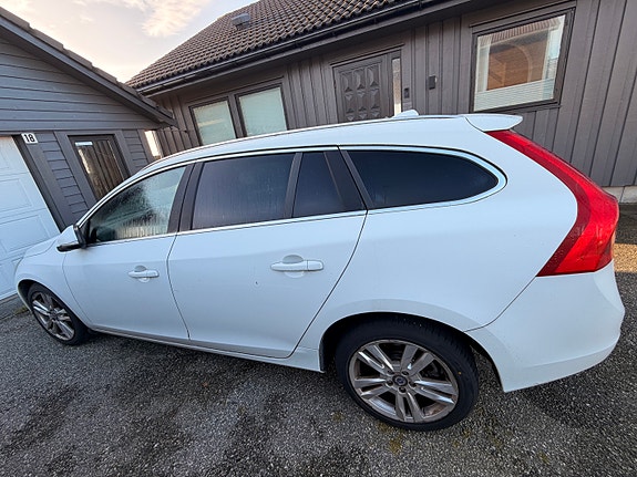 Volvo V60 4 of 21