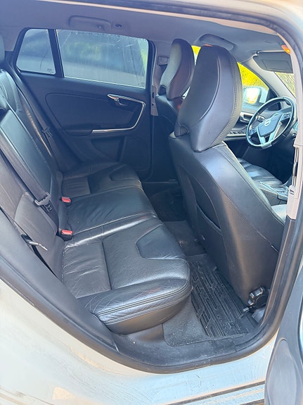 Volvo V60 13 of 21