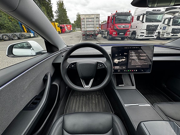 Tesla Model 3 28 of 30