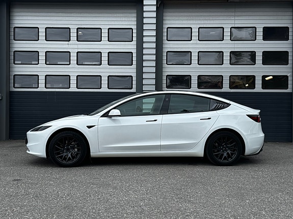 Tesla Model 3 2 of 30