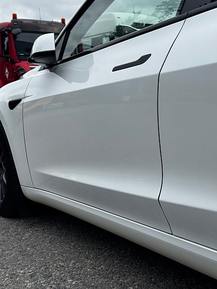 Tesla Model 3 16 of 30