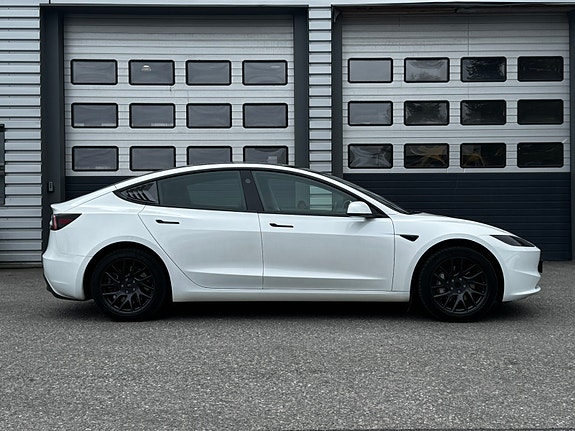 Tesla Model 3 5 of 30