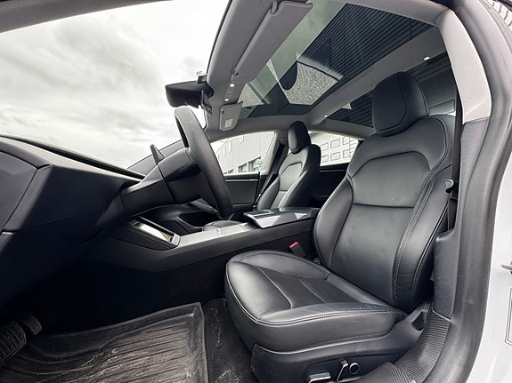 Tesla Model 3 25 of 30