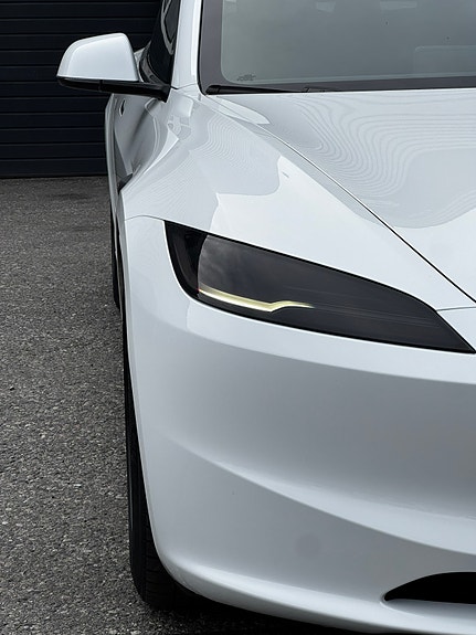 Tesla Model 3 8 of 30