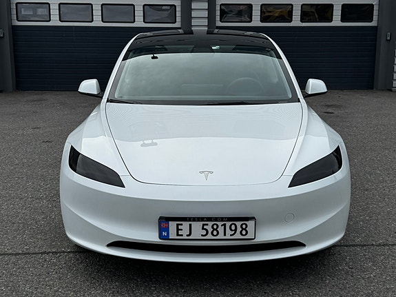 Tesla Model 3 7 of 30