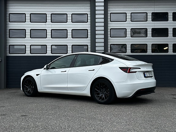 Tesla Model 3 3 of 30