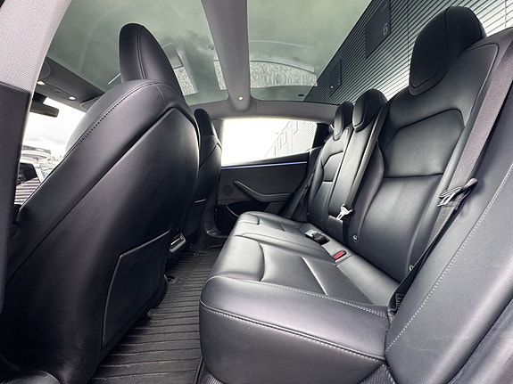 Tesla Model 3 24 of 30