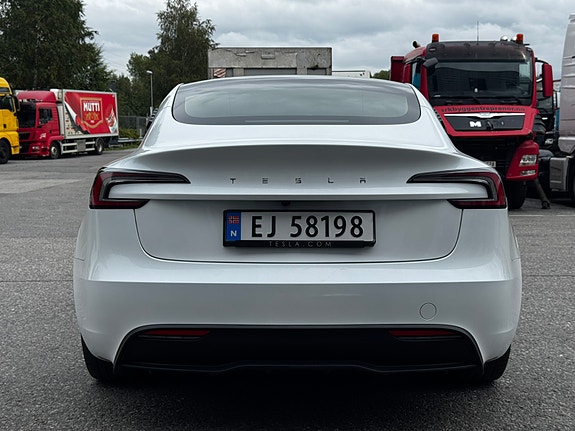 Tesla Model 3 13 of 30