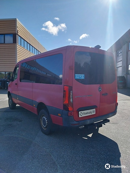 Mercedes-Benz Sprinter 3 of 10