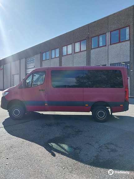Mercedes-Benz Sprinter 2 of 10