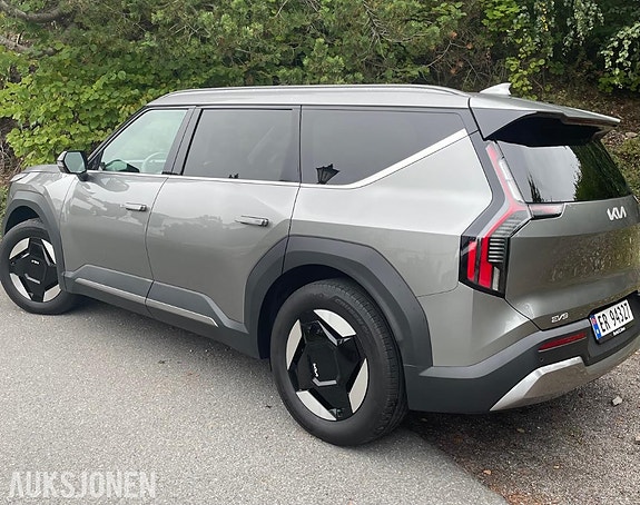 Kia EV9 3 of 30