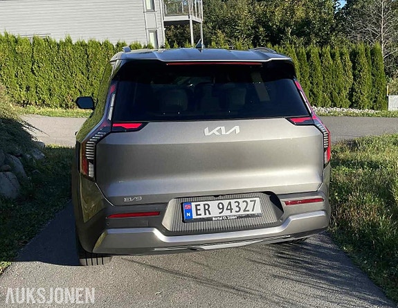Kia EV9 4 of 30