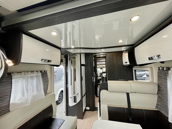 Benimar MILEO 294 //  2018 AUTOMAT – QUEENSBED | SENKESENG | SOLCELLE | SEPARAT DUSJ 8 of 29