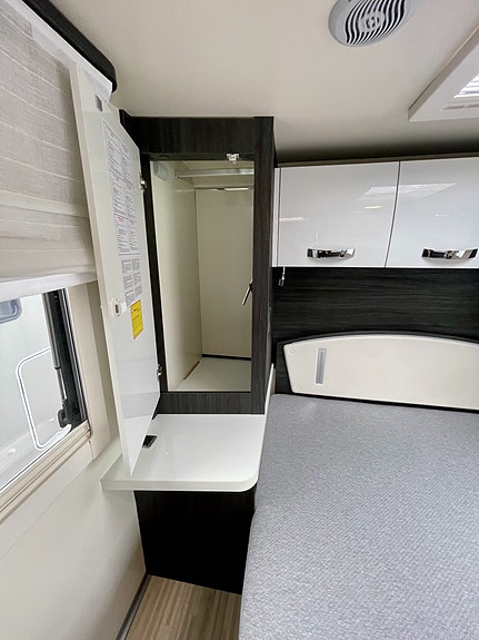 Benimar MILEO 294 //  2018 AUTOMAT – QUEENSBED | SENKESENG | SOLCELLE | SEPARAT DUSJ 22 of 29