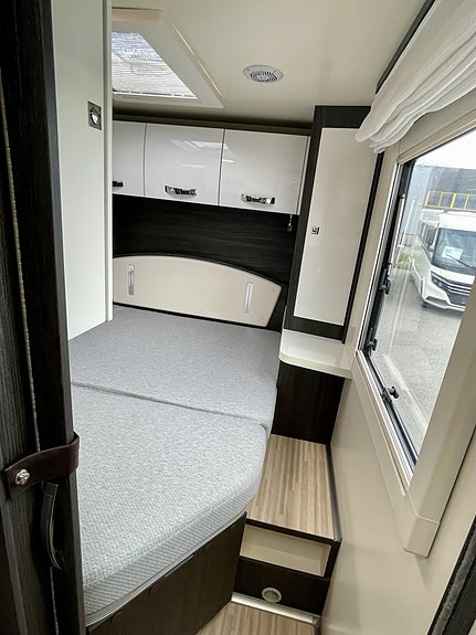 Benimar MILEO 294 //  2018 AUTOMAT – QUEENSBED | SENKESENG | SOLCELLE | SEPARAT DUSJ 17 of 29