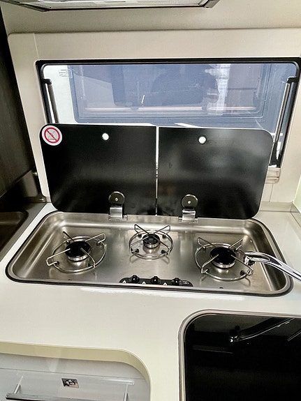 Benimar MILEO 294 //  2018 AUTOMAT – QUEENSBED | SENKESENG | SOLCELLE | SEPARAT DUSJ 11 of 29
