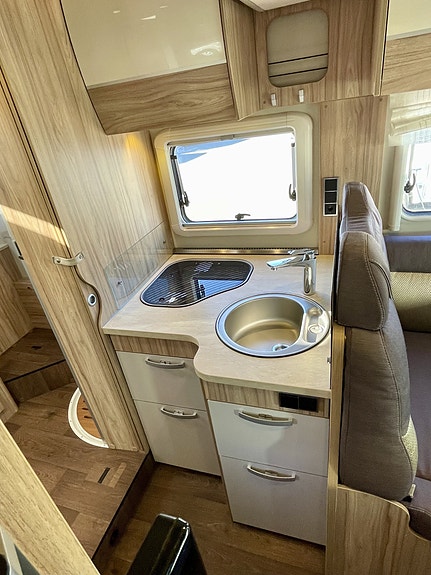 Hymer T 598 GL 2019 – AUTOMAT | SOLCELLE | LITHIUM | SENKESENG 11 of 28