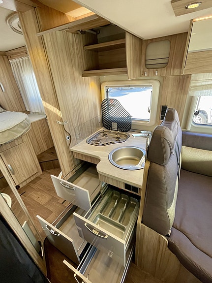 Hymer T 598 GL 2019 – AUTOMAT | SOLCELLE | LITHIUM | SENKESENG 12 of 28