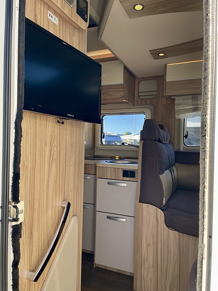 Hymer T 598 GL 2019 – AUTOMAT | SOLCELLE | LITHIUM | SENKESENG 5 of 28