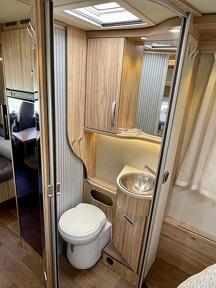 Hymer T 598 GL 2019 – AUTOMAT | SOLCELLE | LITHIUM | SENKESENG 18 of 28