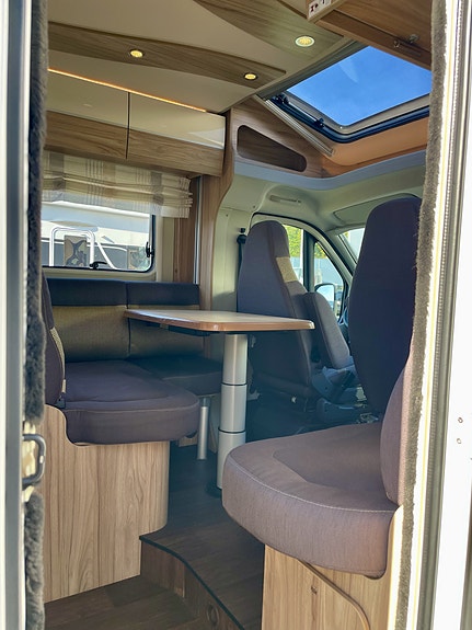 Hymer T 598 GL 2019 – AUTOMAT | SOLCELLE | LITHIUM | SENKESENG 4 of 28
