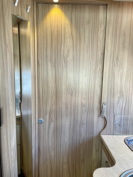 Hymer T 598 GL 2019 – AUTOMAT | SOLCELLE | LITHIUM | SENKESENG 16 of 28