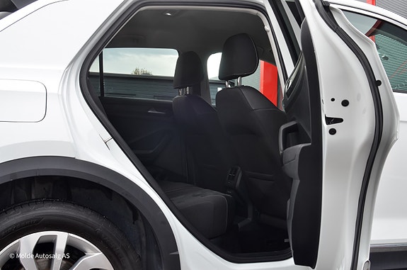 Volkswagen T-Roc 29 of 30