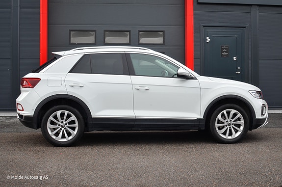 Volkswagen T-Roc 12 of 30