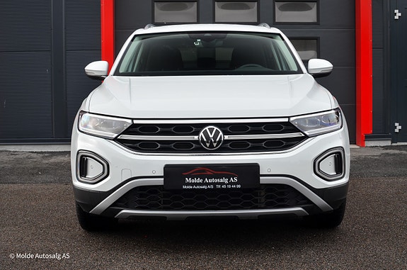 Volkswagen T-Roc 2 of 30