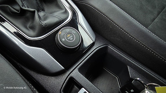 Volkswagen T-Roc 26 of 30