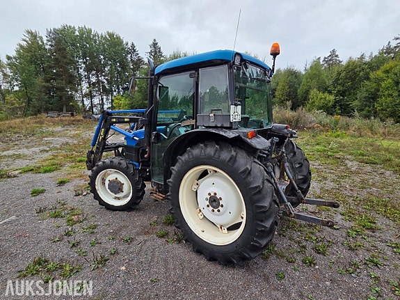 New Holland TN65 2 of 27