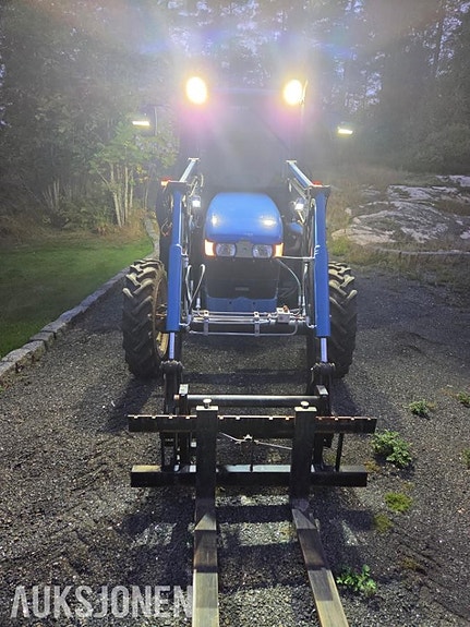 New Holland TN65 10 of 27