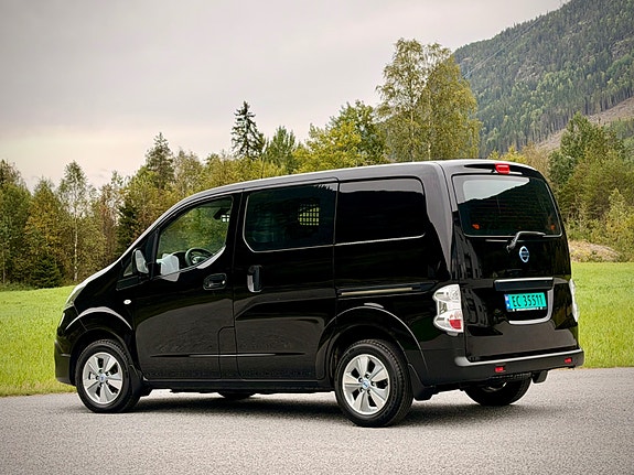 Nissan e-NV200 2 of 30