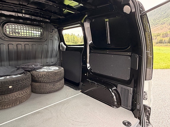 Nissan e-NV200 15 of 30