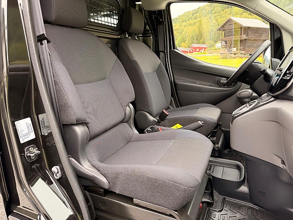 Nissan e-NV200 22 of 30