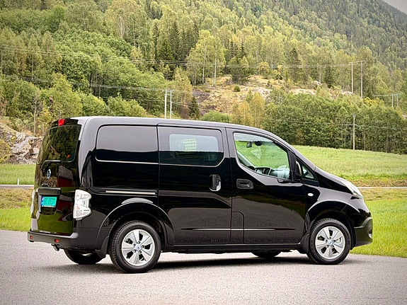 Nissan e-NV200 12 of 30