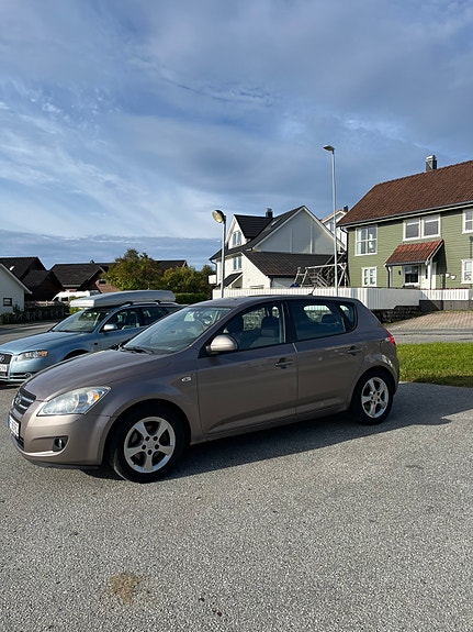 Kia Ceed 3 of 10
