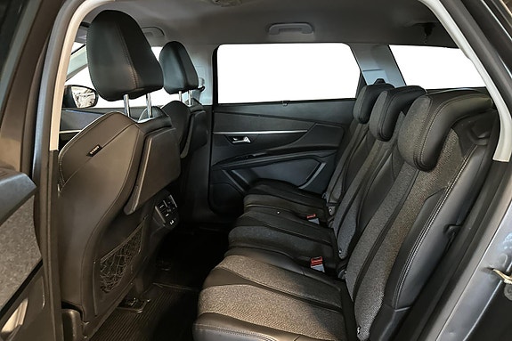Peugeot 5008 9 of 17