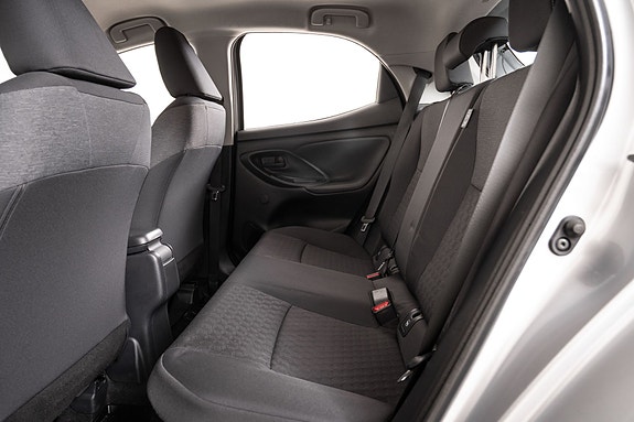 Toyota Yaris 14 of 21