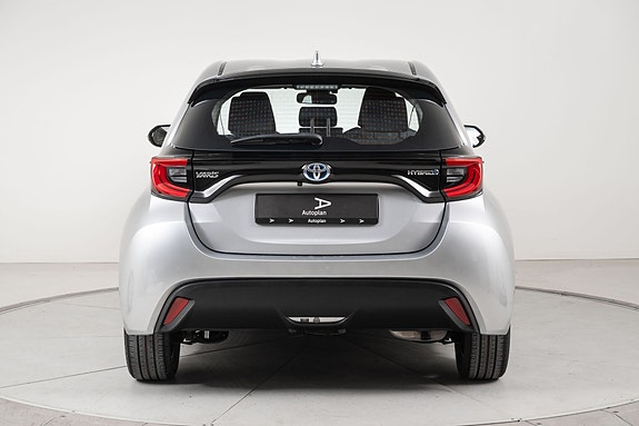 Toyota Yaris 6 of 21