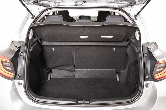 Toyota Yaris 16 of 21