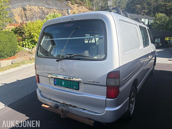 Toyota HiAce 3 of 20