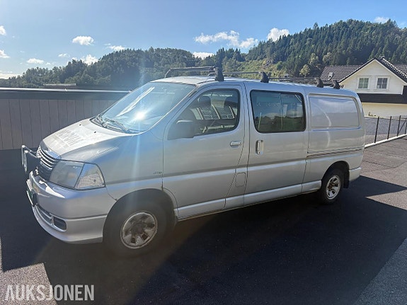 Toyota HiAce 9 of 20