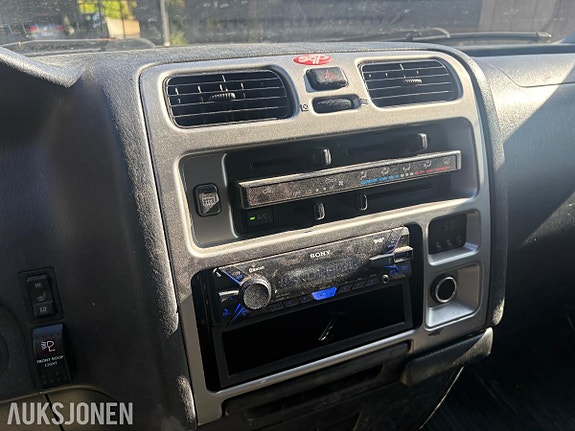 Toyota HiAce 13 of 20