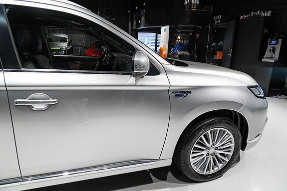 Mitsubishi Outlander 10 of 30