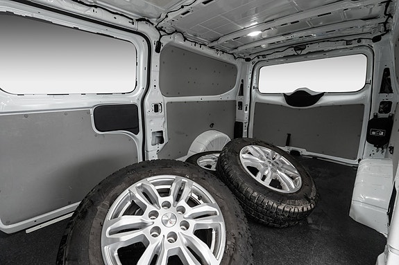 Ford Transit Custom 22 of 26