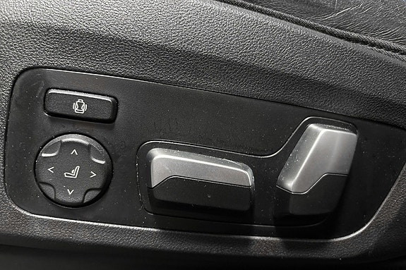 BMW iX3 14 of 17