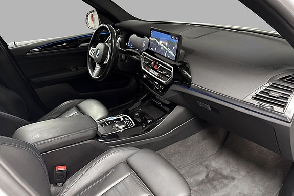 BMW iX3 12 of 17