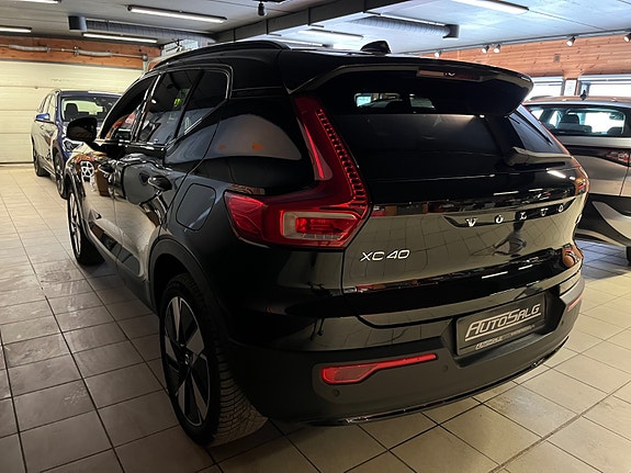 Volvo XC40 10 of 27