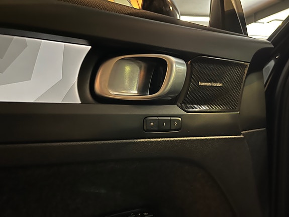Volvo XC40 18 of 27